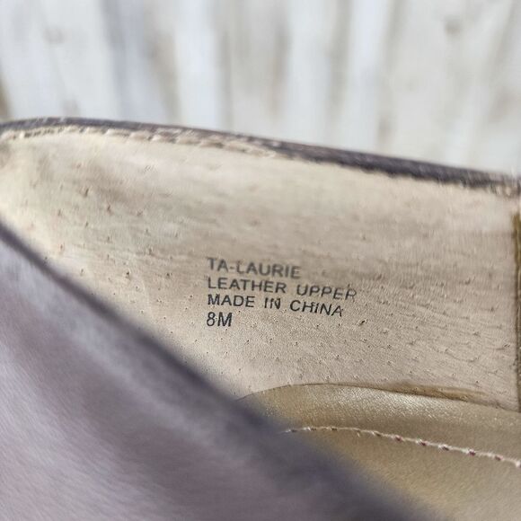 Tahari Laurie Classic Pump Heels Taupe Size 8 - Picture 7 of 8
